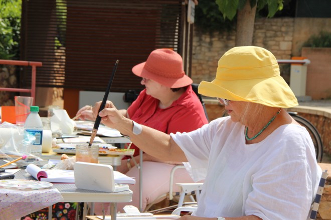 Meiling and Dominique painting in Roussillon